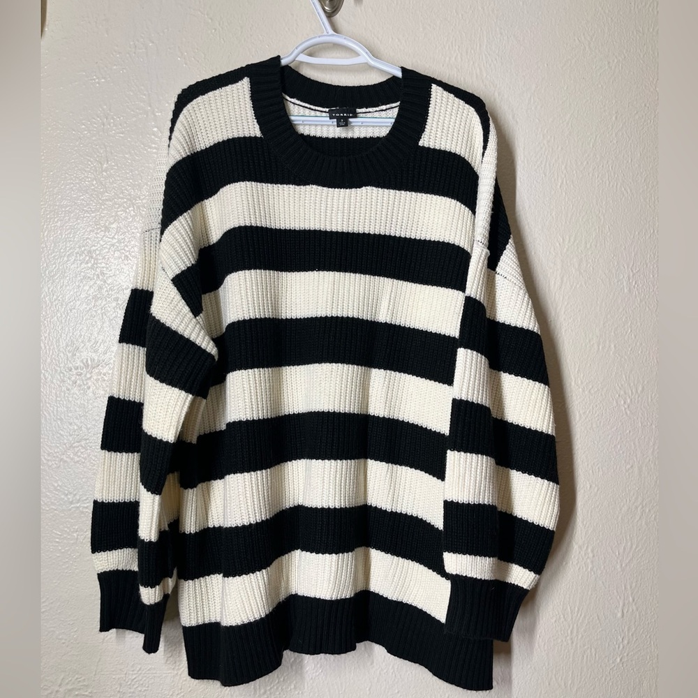 Torrid Size 3 Black and White Striped Drop Shoulder Sweater